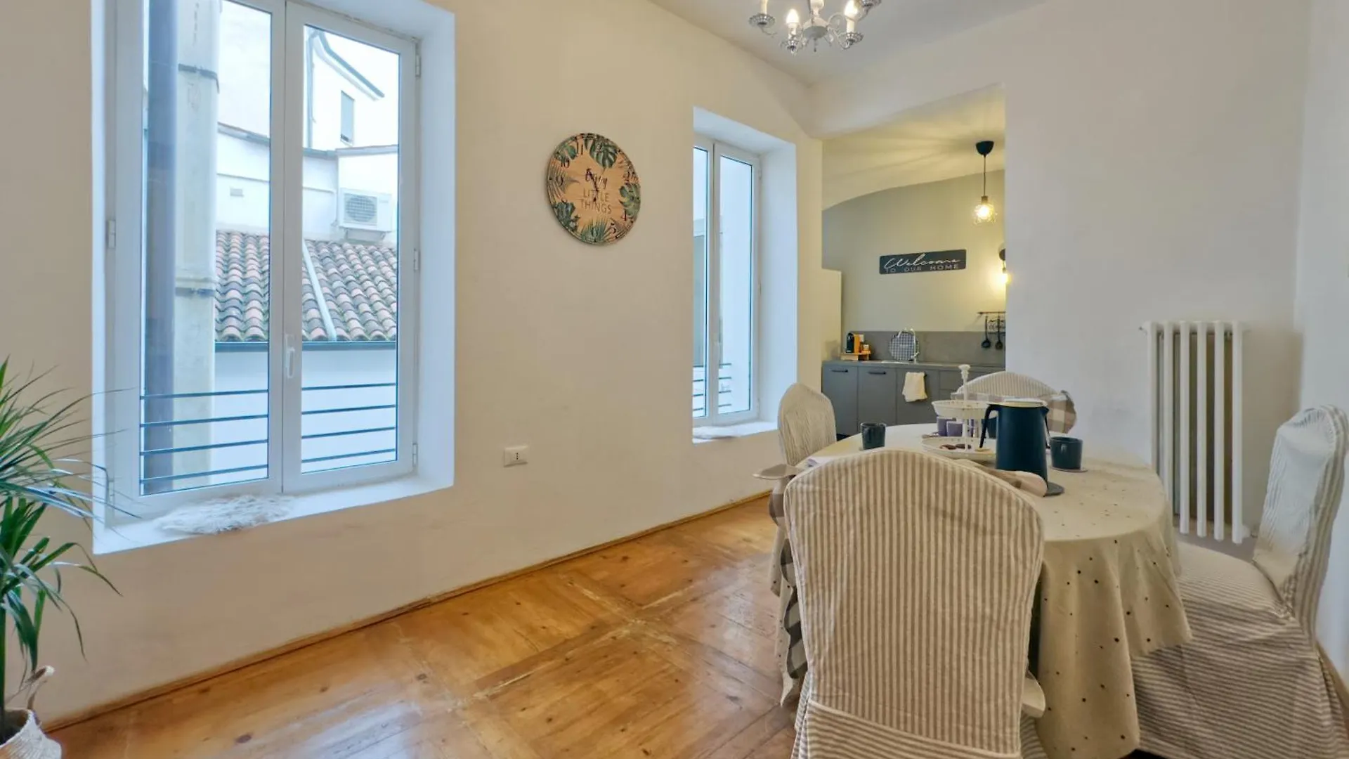 Basilica Palladiana Central & Cozy Apartment! Виченца