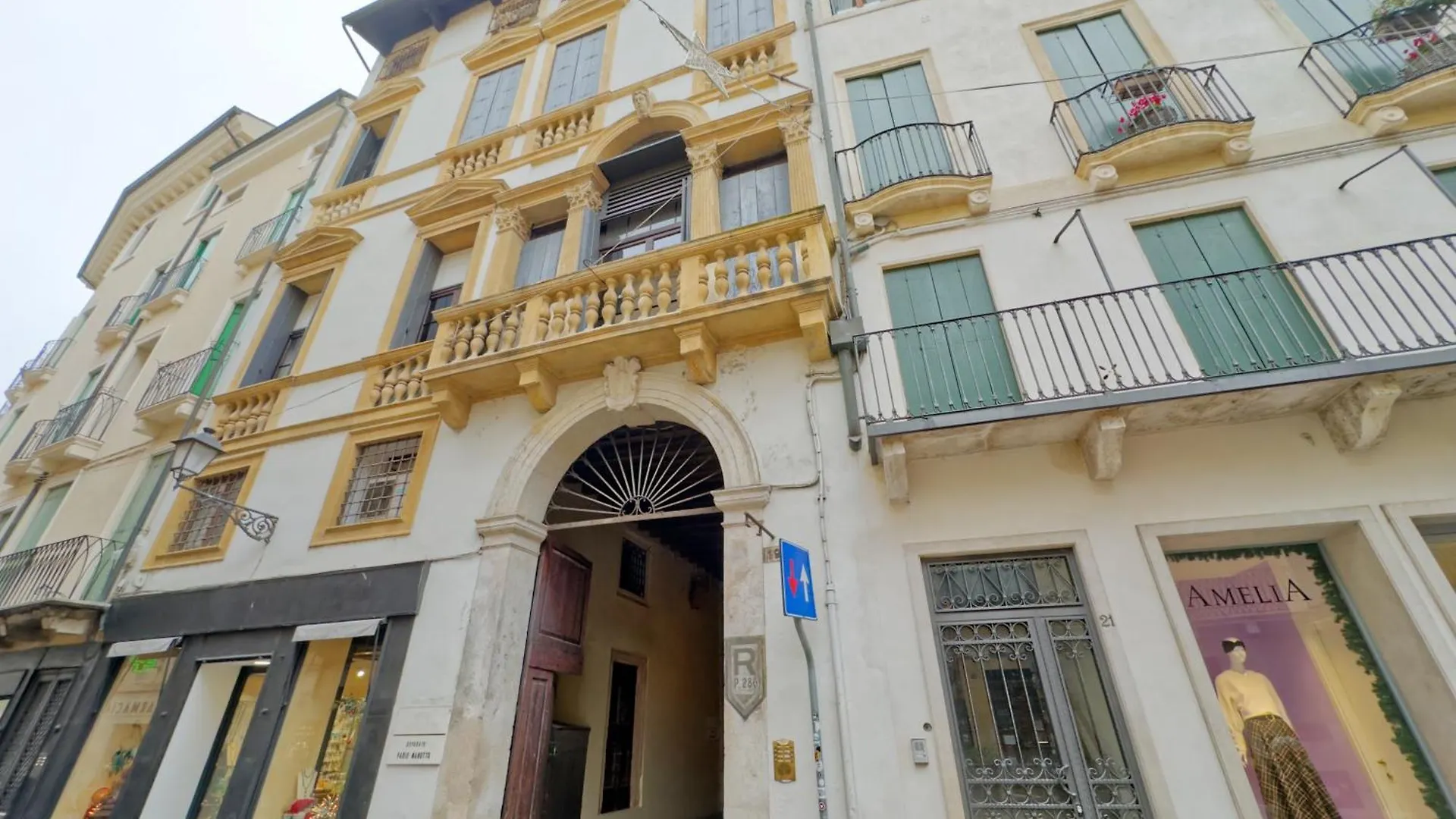 Basilica Palladiana Central & Cozy Apartment! Виченца Апартаменты